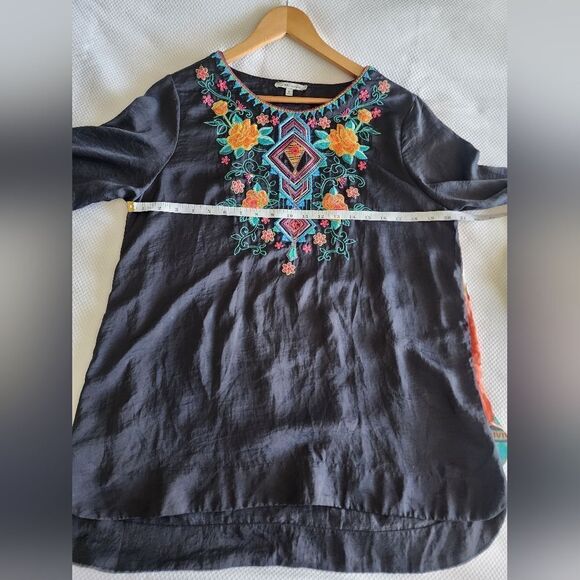 John Mark Black Embellished Tunic with Three-Quarter Sleeves Embroidery - Picture 3 of 10